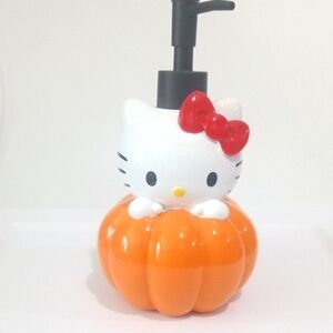 HELLO KITTY FALL THANKSGIVING HALLOWEEN PUMPKIN BATH SOAP LOTION DISPENSER NWOT